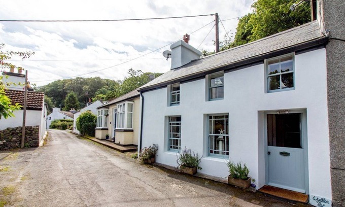 Kirkmichael Apartamento | A delightful 18th century fisherman’s cottage nestled in the heart of Glen Wyllin Village