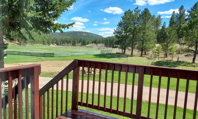 Nemo Otro | A delightful 1920's farmhouse in the heart of the Black Hills