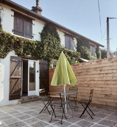 Periers-en-Auge Casa | A deux pas de Cabourg ,avec une belle vue sur la campagne normande.A grangues