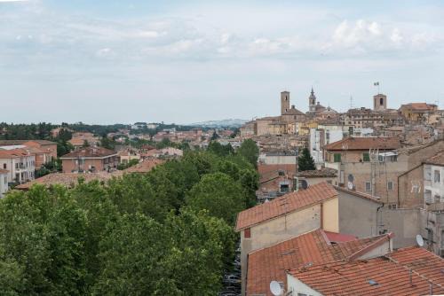 Jesi Cama Y Desayuno | A Due Passi Dal Cielo