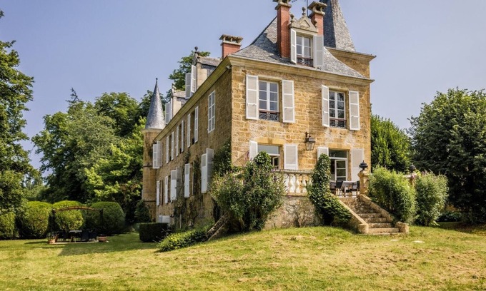 Sarrazac Casa | Beauté de Sarrazac, encantadora casa para 12 personas con piscina privada climatizada.