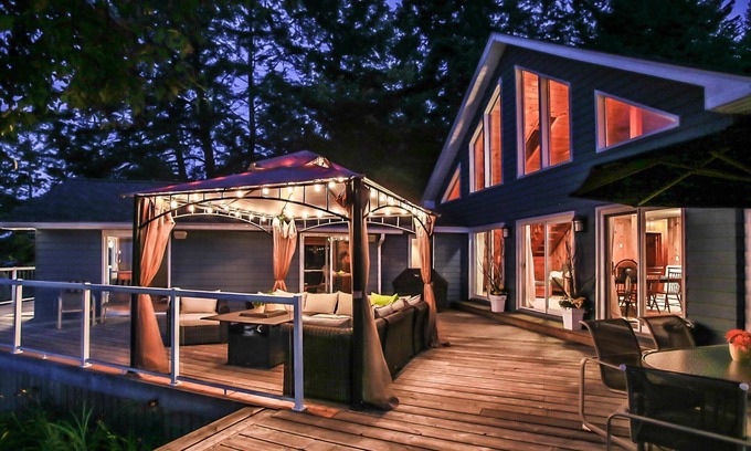 Bala Cabaña | A Family Affair! Unique 3 cottage property on Lake Muskoka!