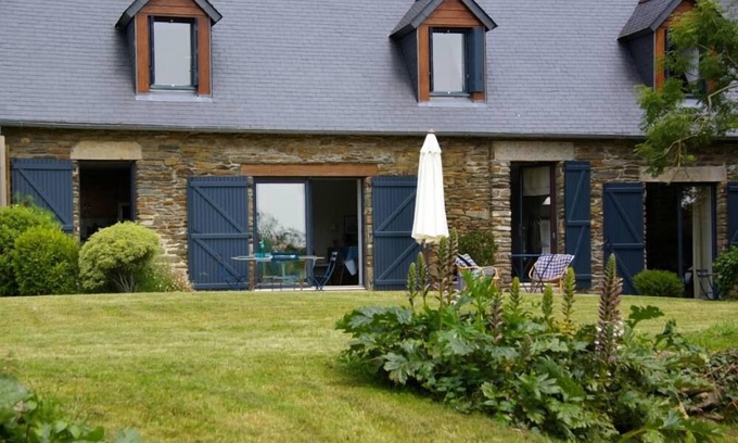 Kerherou Casa | A family home, vacations by the ocean, beaches within walking distance.