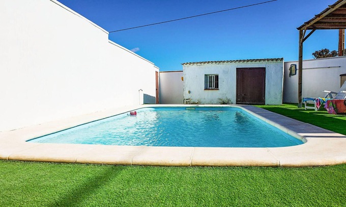 Parque Natural Breña y Marismas de Barbate Casa | A few kilometers from the beautiful sandy beaches of the Andalusian Atlantic coast, this spacious va