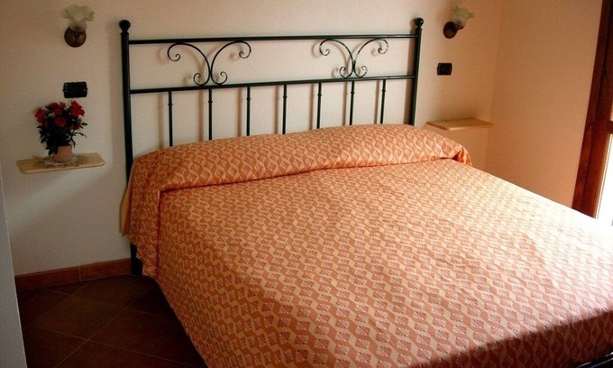 Zambrone Otro | A few minutes from the sea and Tropea, small one-bedroom apartment in farmhouse residence