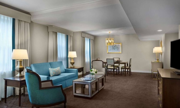 Central West End Hotel | A Few Minutes Walk From World Chess Hall of Fame! W/ Pool, Parking & Cinema!