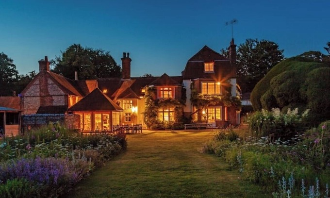 Alresford Casa | A fine listed period property in a National Park