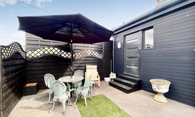 North Tidworth Cabaña | 1 bedroom accommodation in Salisbury