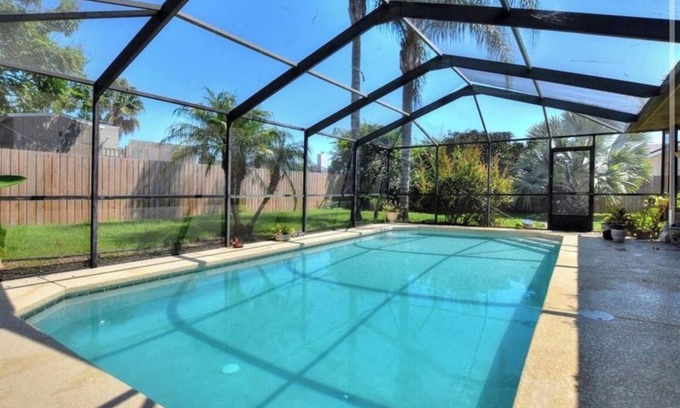 Auburndale Casa | A Florida Oasis with a private pool! 15 minutes to Lego land!