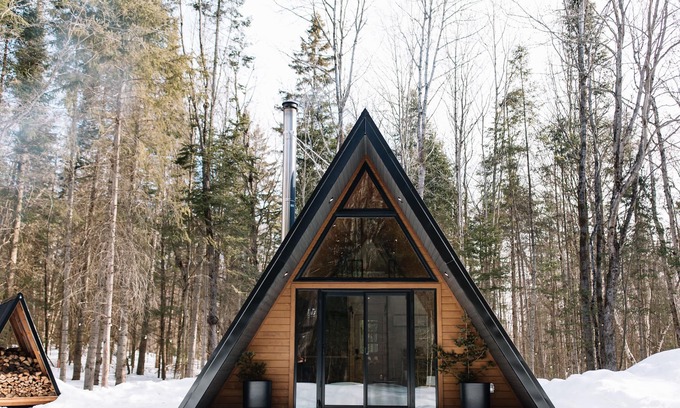 Eagle Lake Cabina | A Frame Cabin at the top of a ski hill