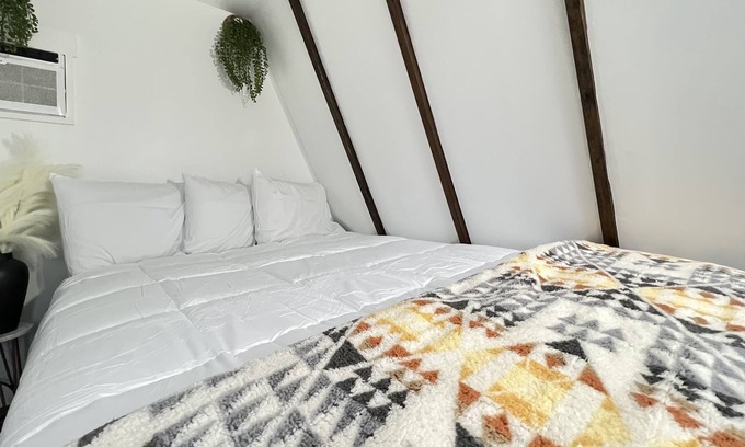 Loughman Cabina | A Frame Cabin close to George & Desert Aire
