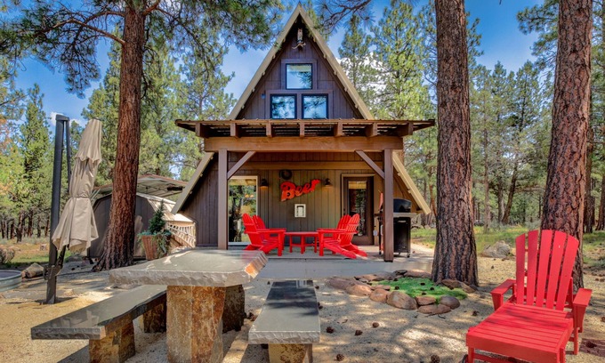 Sisters Cabina | A-Frame Cabin on 4.5 Acres - HOT TUB, Dog Friendly!