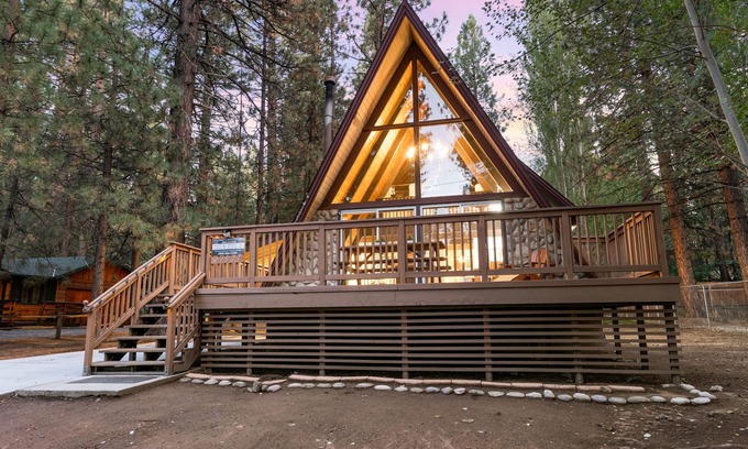 Summit Estates Cabina | A Frame Cabin Spa Mountain Bike Lake + AC Walk to Snow Summit