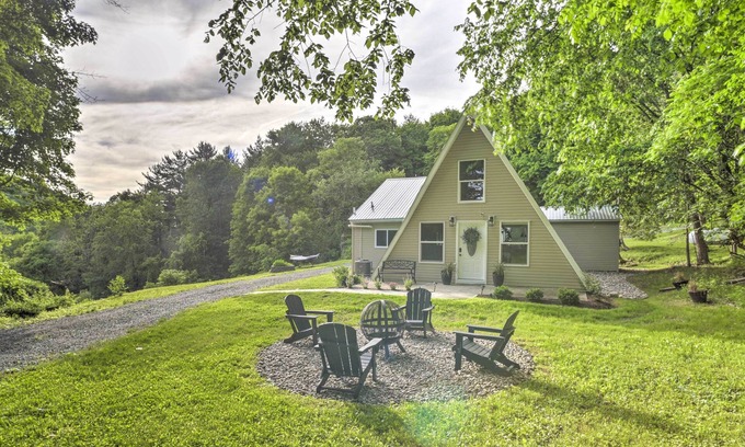 Johnsonville Cabina | A-Frame Cabin w/ Hot Tub: 5 Mi to Waterford!