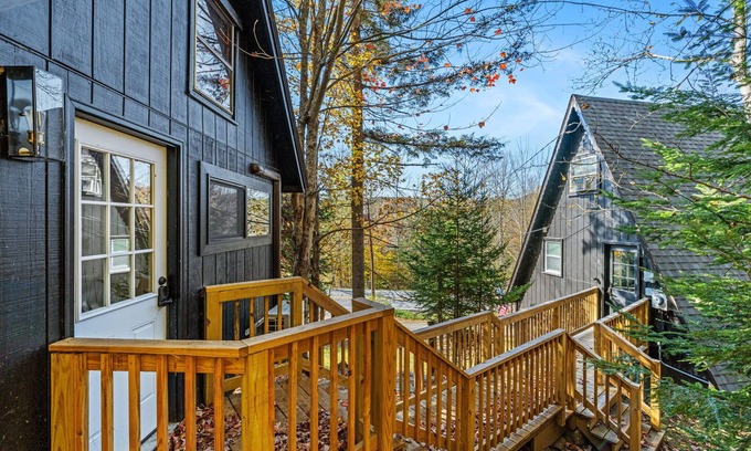 West Dover Cabina | A-Frame Cabin w/ Hot Tub Near Mt. Snow & VAST