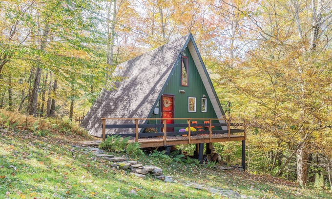 Margaretville Cabina | A-frame Cabin with private 30 ft Waterfall