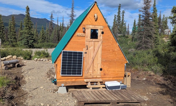 Cantwell Cabina | A-Frame glamping near Denali National Park