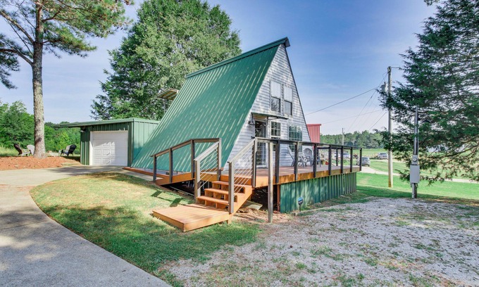 Florence Casa | A-Frame Home ~ 6 Mi to Tennessee River!
