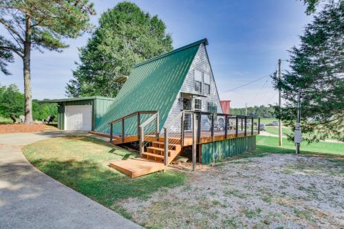 Florence Casa | A-Frame Home about 6 Mi to Tennessee River!