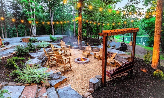 Rosa Cabina | A-Frame Retreat on Private Pond
