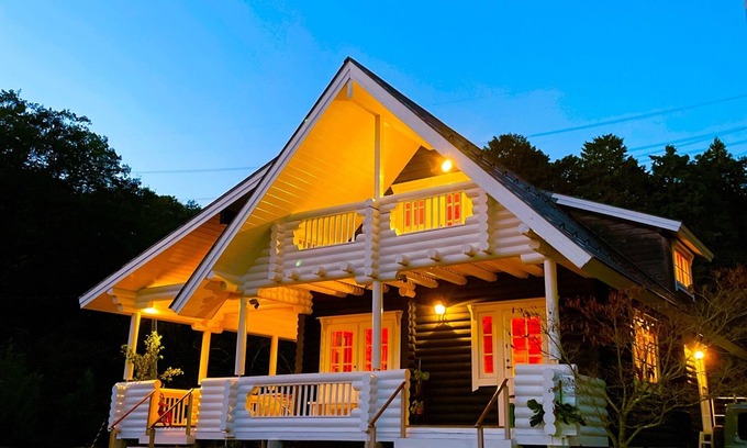 Mikata-gun Cabaña | A fullfledged resort log house facing a mountain / Takashima Shiga
