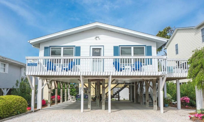 Sunset Beach Cabaña | A GEM of a cottage 400 feet from the nearest beach access!