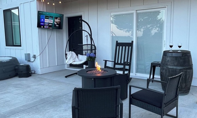 Stratford Casa | A getaway you need with some golf & lake