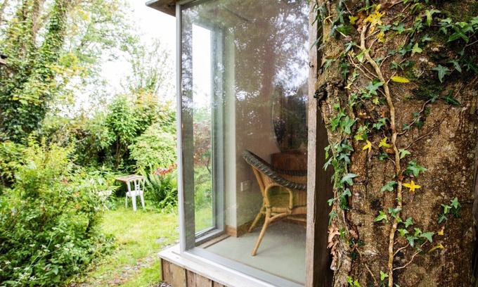 Cardigan Cabina | A gorgeous hideaway perfect for two, close to the coast