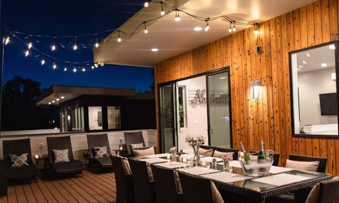 McFerrin Park Casa | A Gorgeous Luxury Home 5 minutes to Broadway/Downtown