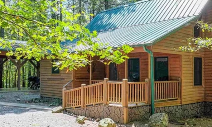 Bonnerdale Cabina | A Great Escape a Cozy 3-bedroom cabin in Mount. Ida close to Lake Ouachita.