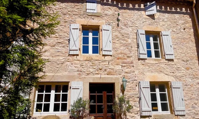 Villeneuve-Minervois Casa | A 'Hidden Gem,' In Its Own Private Walled Courtyard Just Outside Carcassonne