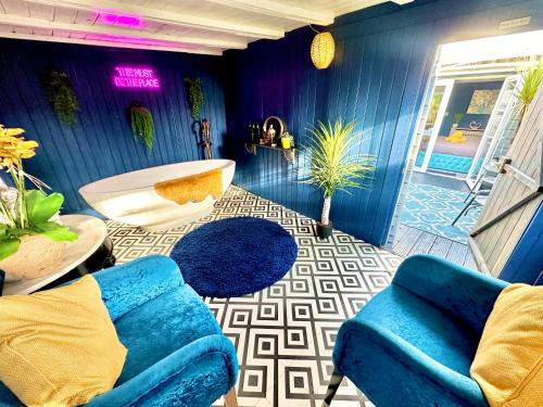 Bournemouth Apartamento | A Hidden Gem With Private Hot Tub and Garden - Netflix - Fast Wifi - Free Parking