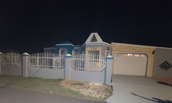 Florida Casa | UN PARAISO ESCONDIDO EN EL CAMPO,CERCA DE TODO PLAYAS, OUTLETS,WALMART FARMACIAS