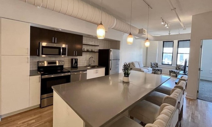 Old Market Apartamento | A historic 1,200 square foot loft in the heart of the Old Market