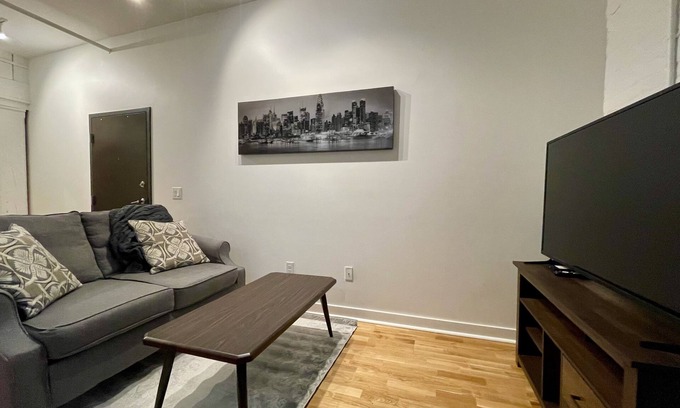 Old Market Apartamento | A historic 700 square foot Atrium loft in the heart of the Old Market