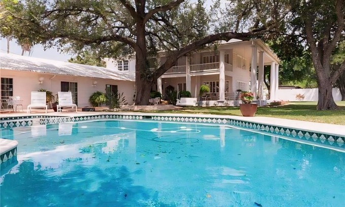 San Juan Casa | ¡Finca Histórica con Alberca Privada y Eventos Permitidos! Capacidad para 16