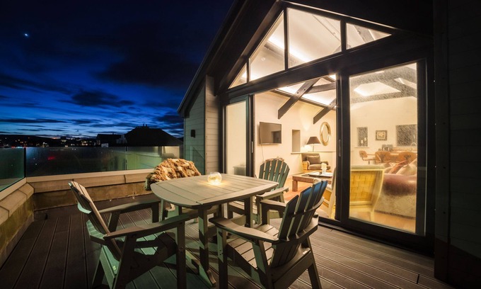 Port St Mary Cabaña | A holiday cottage that sleeps 4 guests in 2 bedrooms