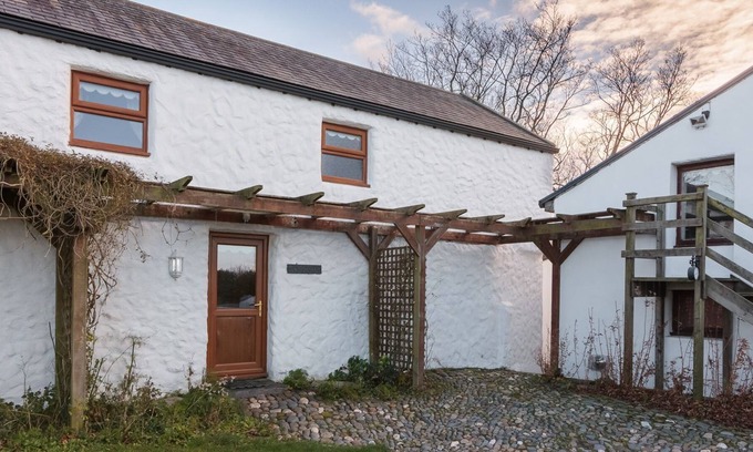 Sulby Cabaña | Close Taggart - Thie Rhennie