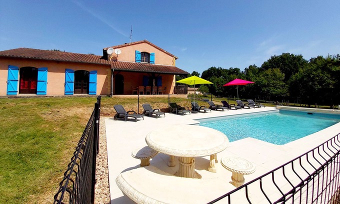 Marsaneix Villa | Una casa de vacaciones en el corazón de Dordoña que satisface todas sus necesidades.