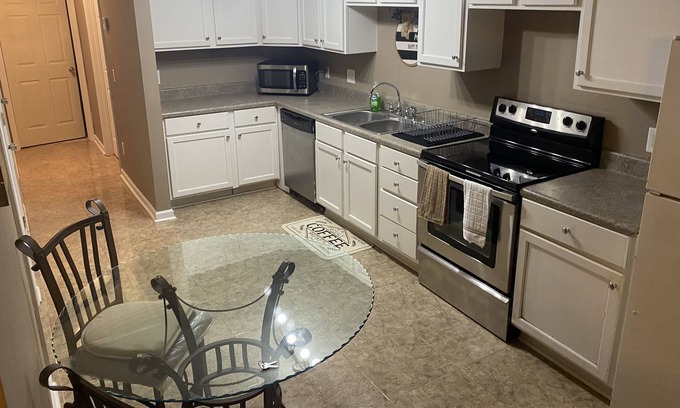 North Northwest Pensacola Casa | A Home Away From Home 2