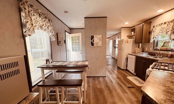 Middle Grove Casa | A home retreat in the mountain of Middle Grove, NY just 20 mins from Saratoga
