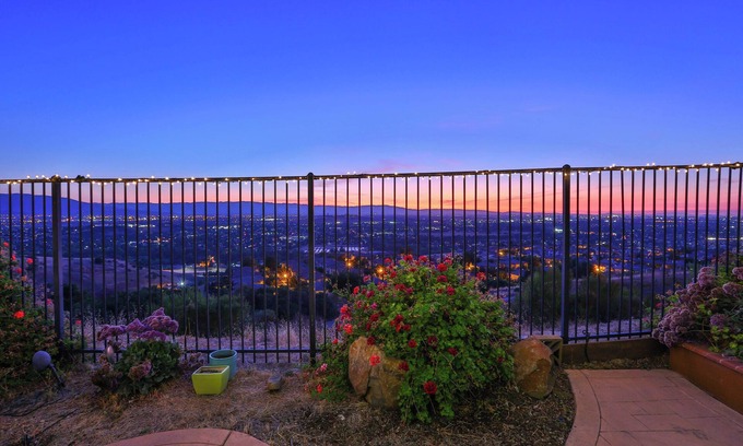 Silver Creek Casa | A House With Amazing Full View of City Lights