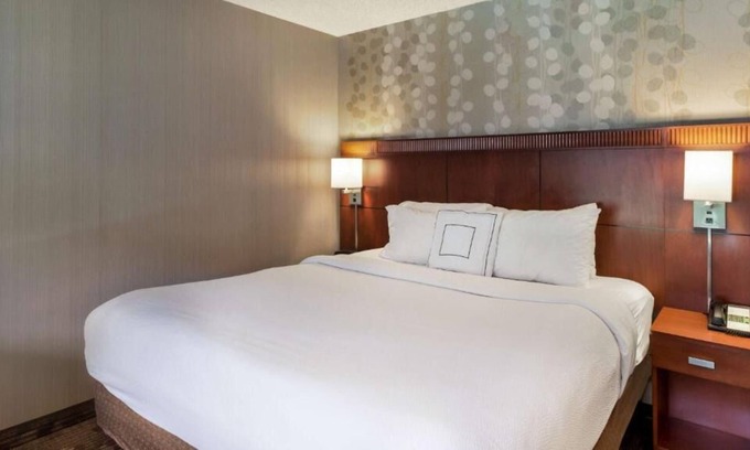 Downtown Village Casa | A Journey to Remember at Huntington Beach! Paws Welcome