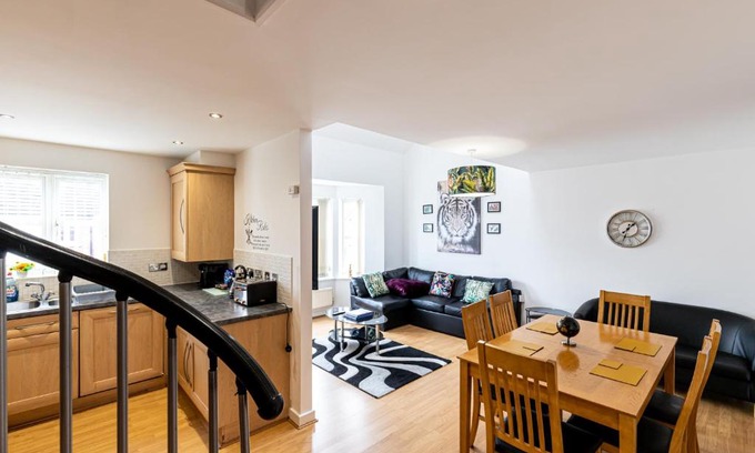Warrington Apartamento | A Jungle in Houston, Warrington, Great Sankey