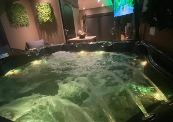 Loison-sous-Lens Cama Y Desayuno | A la Belle Étoile, le spa détente céleste
