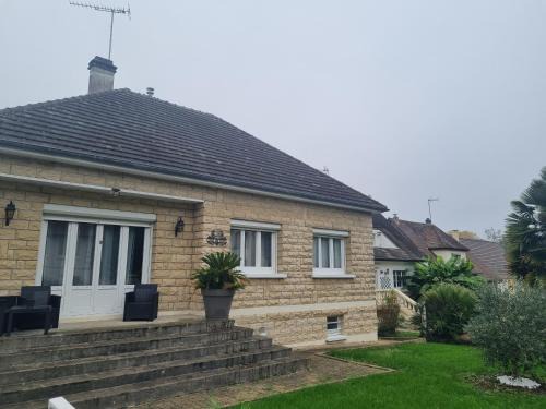 Neuilly-sous-Clermont Casa | A la casa de papel