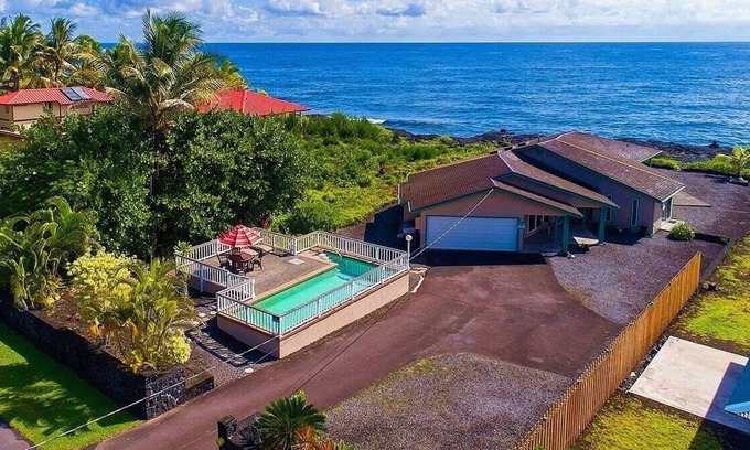 Keaau Casa | A Large Oceanfront House w/Private Pool