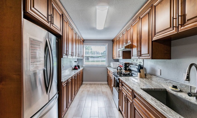 Brandon Casa | A Large Tropical 7 Bedroom Estate by RedAwning