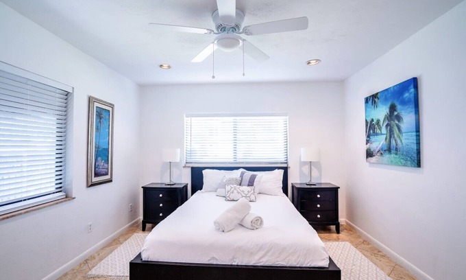 Hendricks and Venice Isles Casa | A lg 1bed Off Las Olas on the water free kayaks