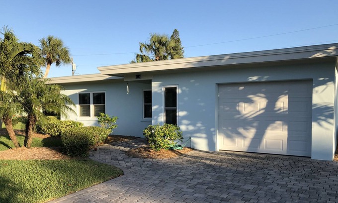 Indialantic By The Sea Casa | A little cottage by the Sea.